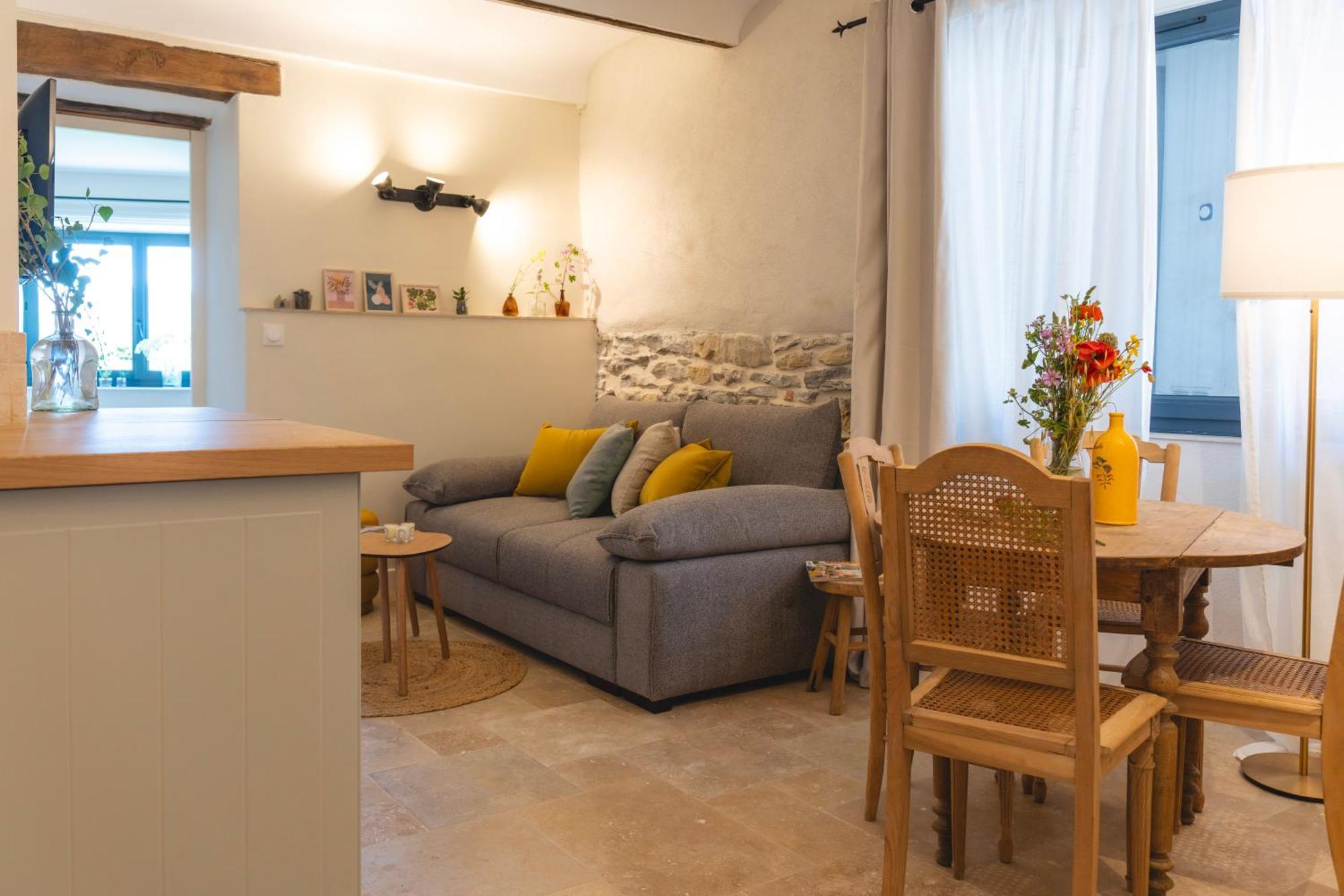 Hotel Les Terres Aoyama Saint Julien Les Rosiers Esterno foto