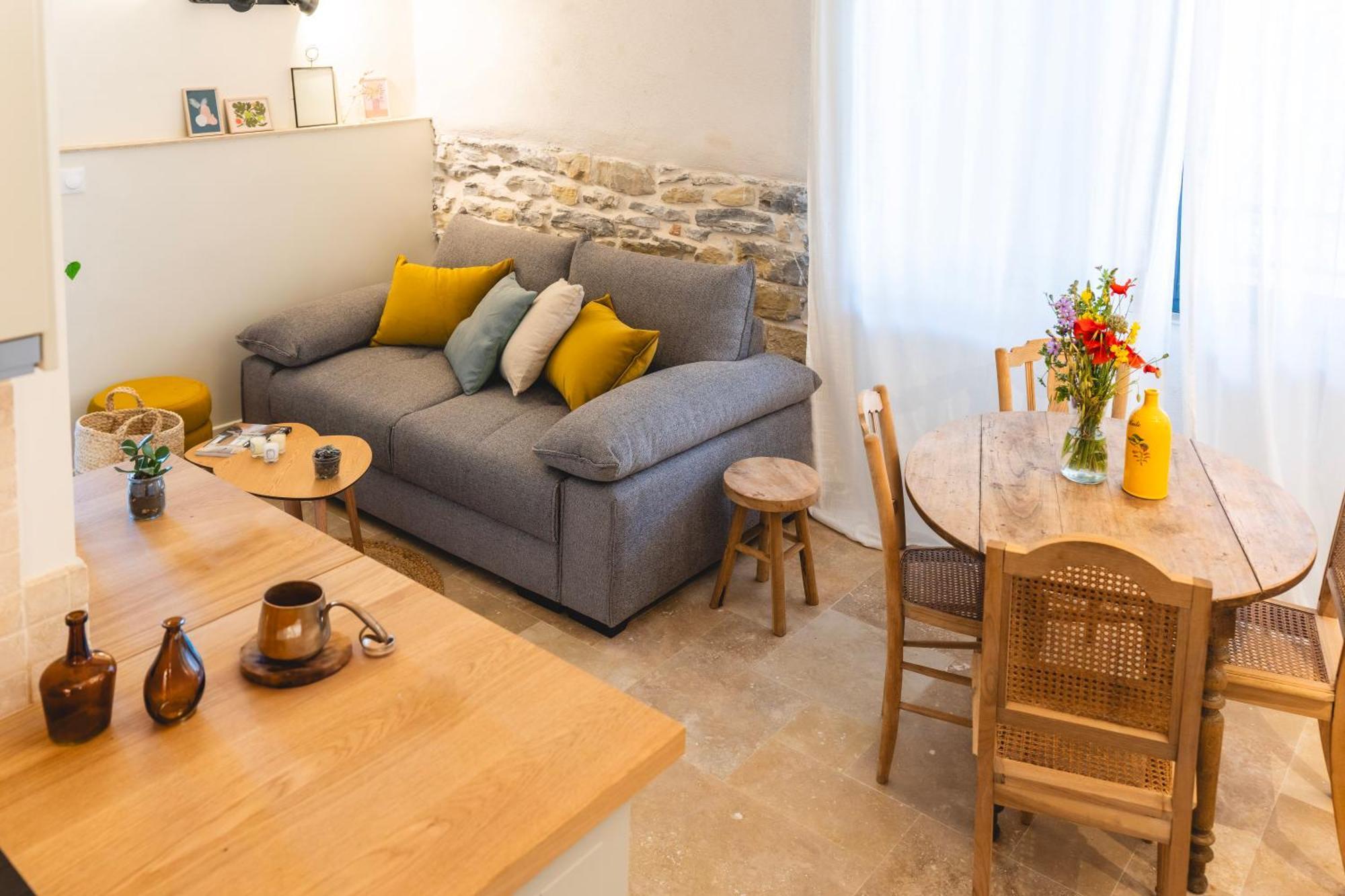 Hotel Les Terres Aoyama Saint Julien Les Rosiers Esterno foto